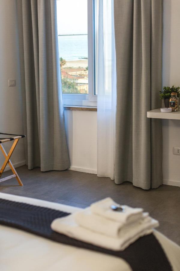 B&B A Due Passi Dal Mare Gela Exterior photo