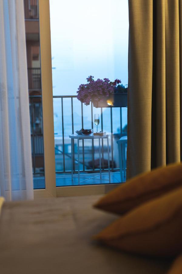 B&B A Due Passi Dal Mare Gela Exterior photo